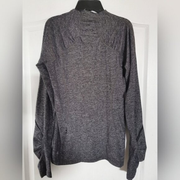 Lululemon Long sleeve tshirt Gray Ptp 18 size Medium Great pre worn conditio - Picture 5 of 8